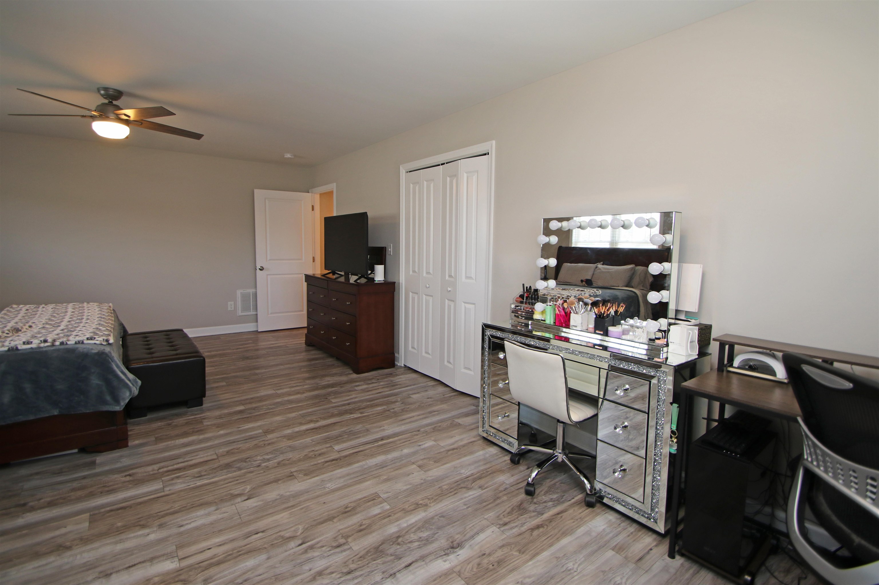 224 Spring Run Lane Waynesboro, VA 22980 - Photo 33 of 52 a room with furniture and a wooden floor