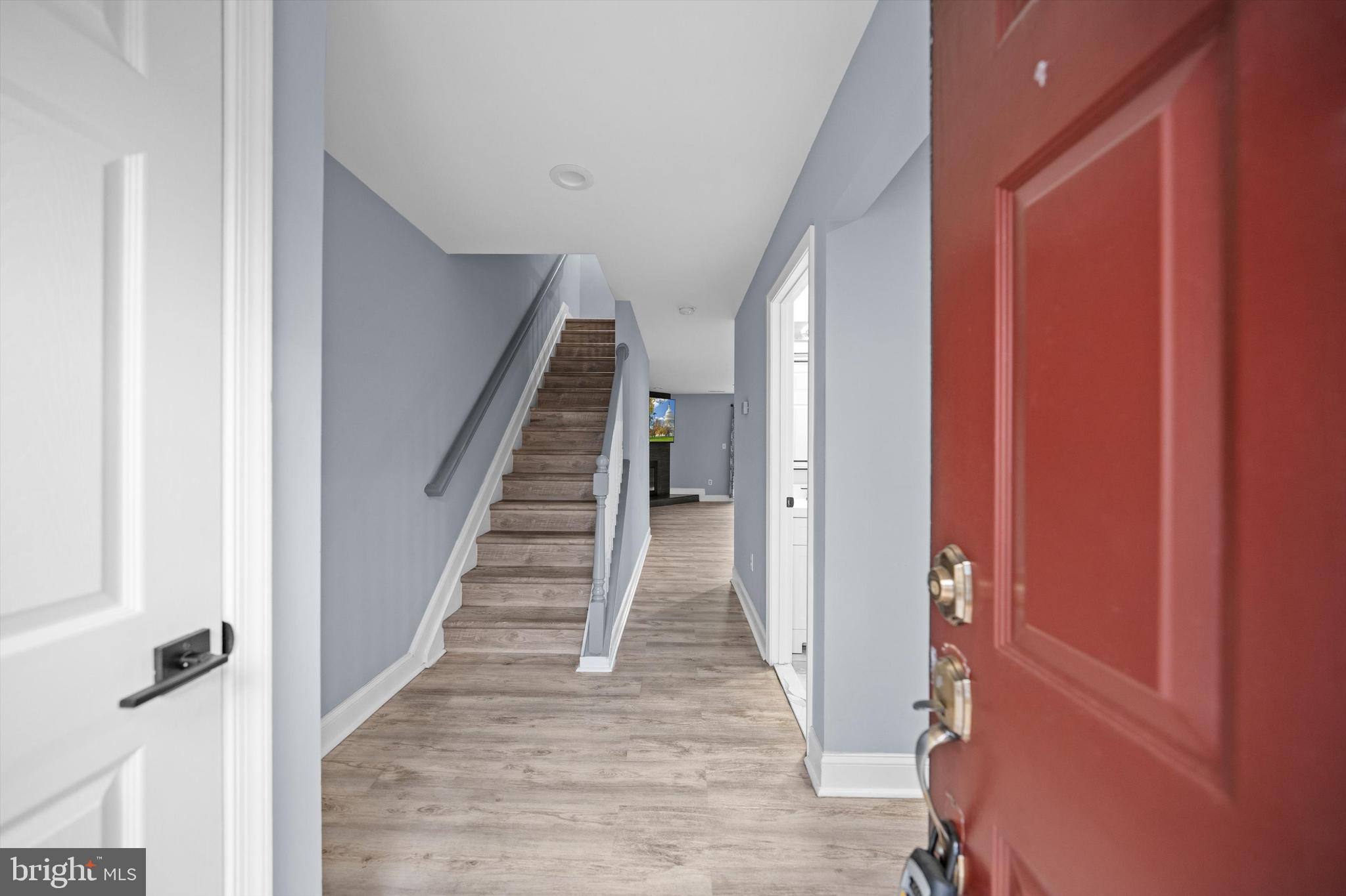 967 South Rolfe Street, Unit 2 Arlington, VA 22204 - Photo 3 of 21