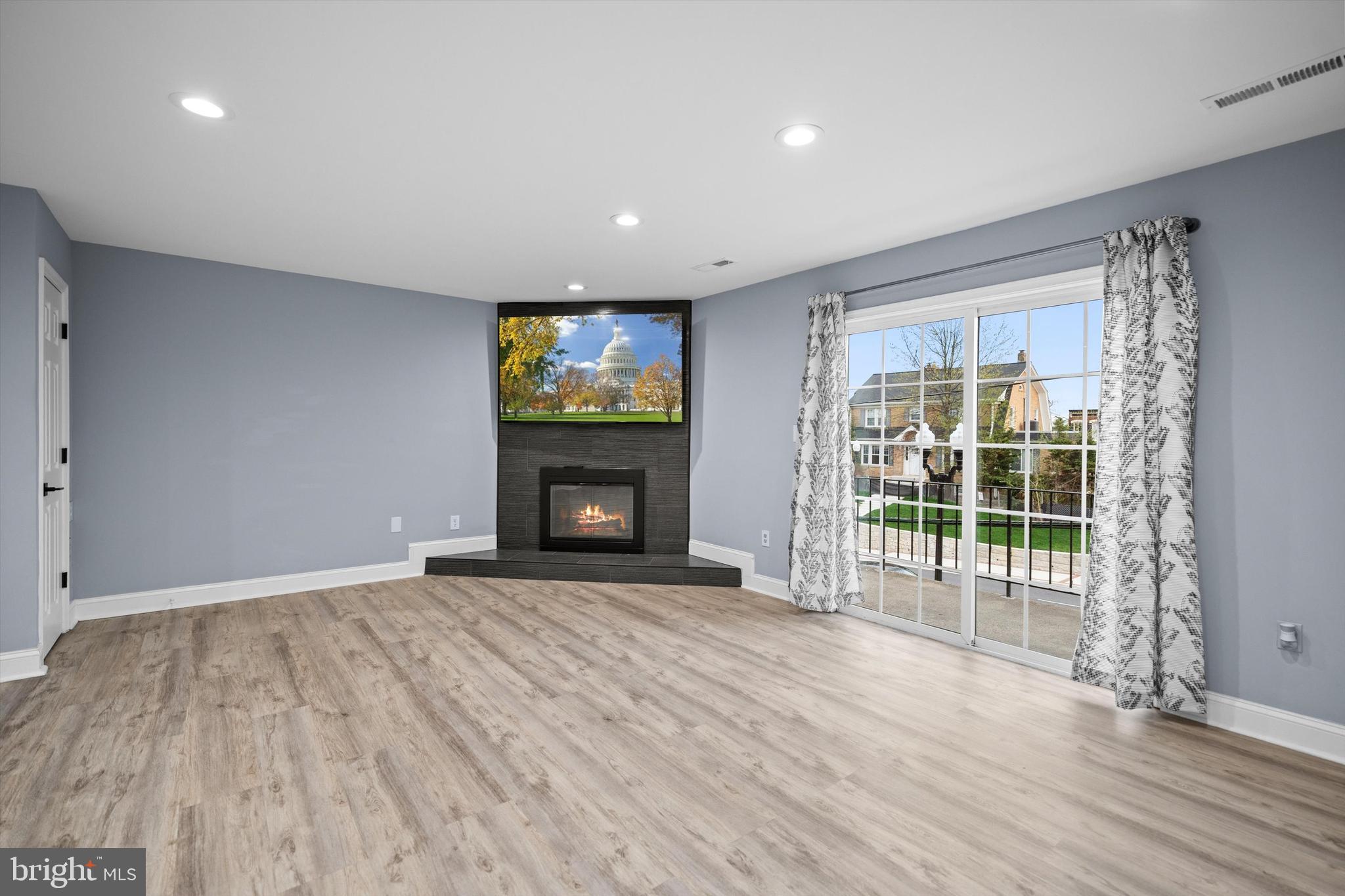 967 South Rolfe Street, Unit 2 Arlington, VA 22204 - Photo 5 of 21