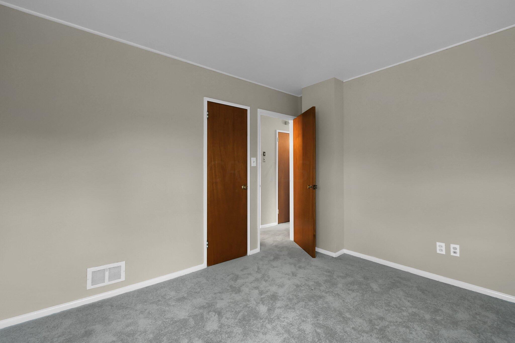 1211 Country Club Road Columbus, OH 43227 - Photo 17 of 26 17-web-or-mls-1211-country-club-rd