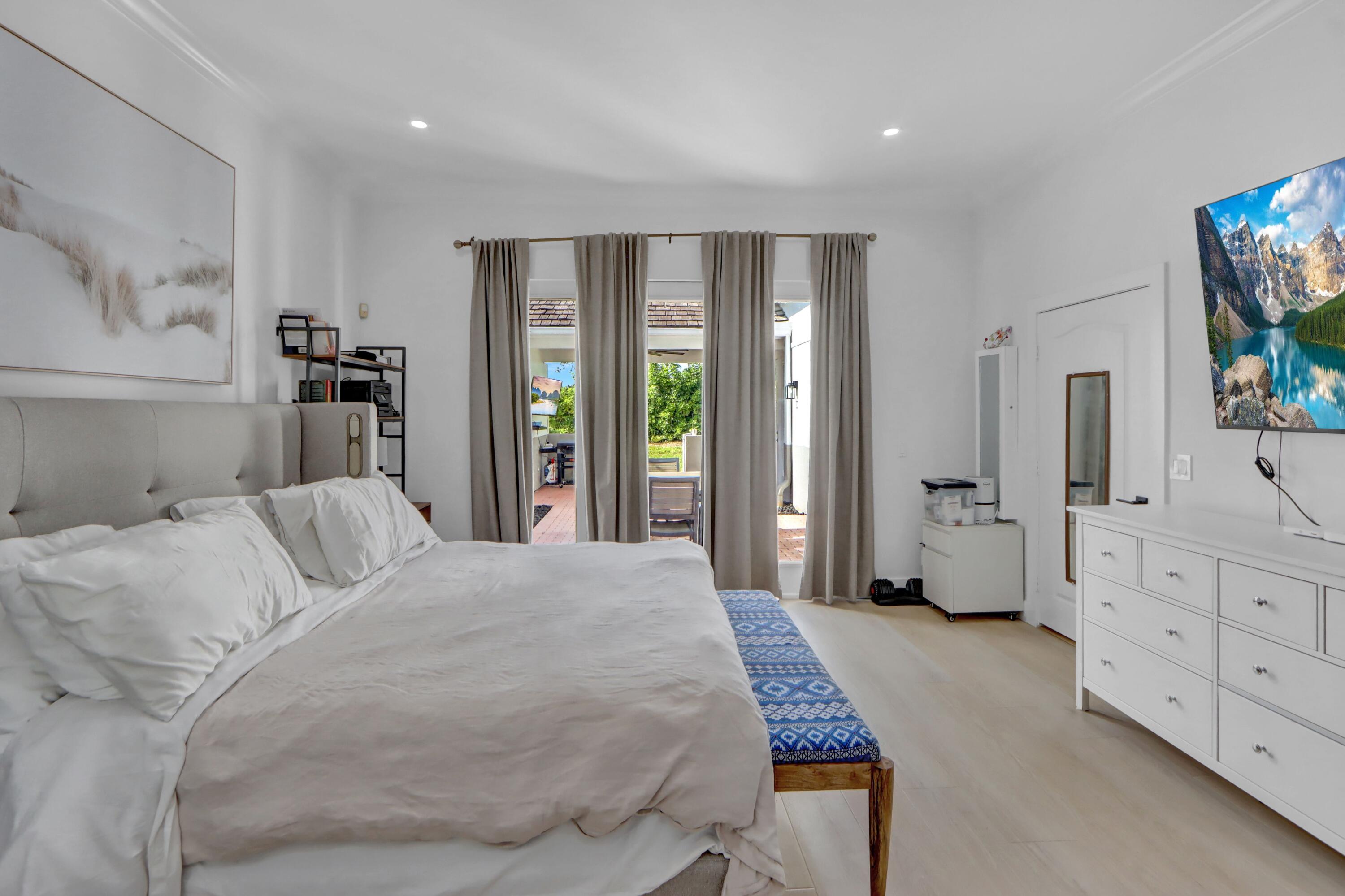 5885 Northwest 40th Terrace Boca Raton, FL 33496 - Photo 12 of 37 Primary Suite - 1