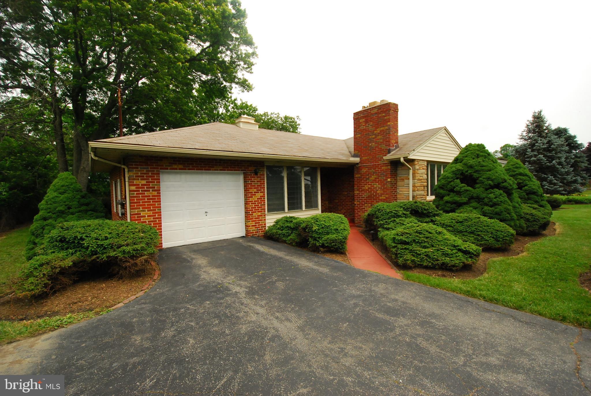 27315 Ridge Road Damascus, MD 20872 - Photo 13 of 28 Exterior (Front)