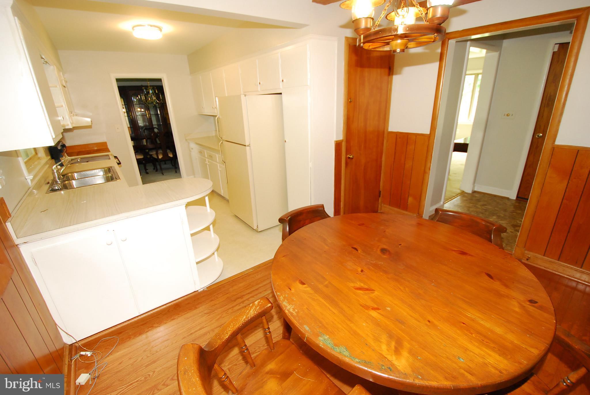 27315 Ridge Road Damascus, MD 20872 - Photo 16 of 28 Kitchen