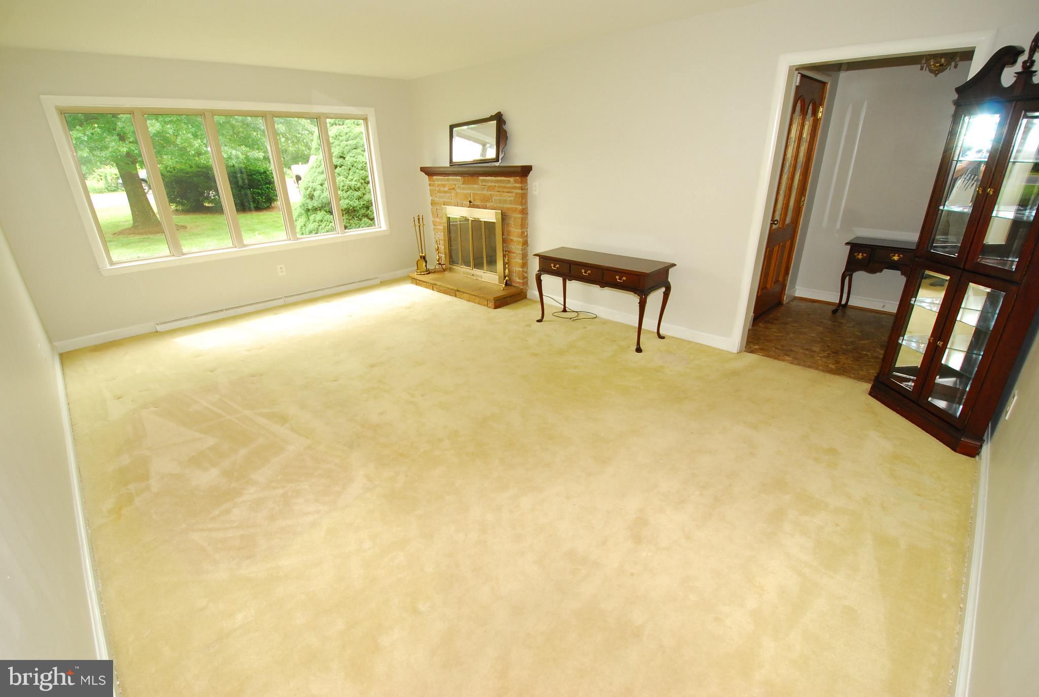 27315 Ridge Road Damascus, MD 20872 - Photo 20 of 28 Family Room