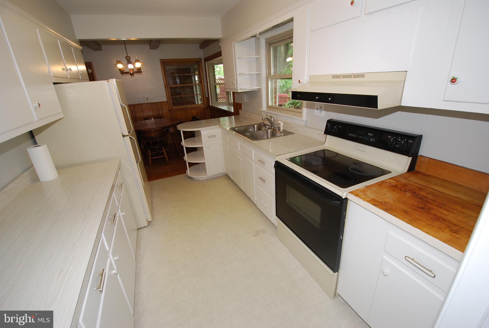 27315 Ridge Road Damascus, MD 20872 - Photo 26 of 28 Kitchen