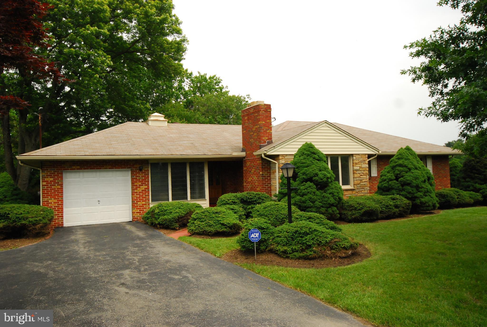27315 Ridge Road Damascus, MD 20872 - Photo 4 of 28 Exterior (Front)