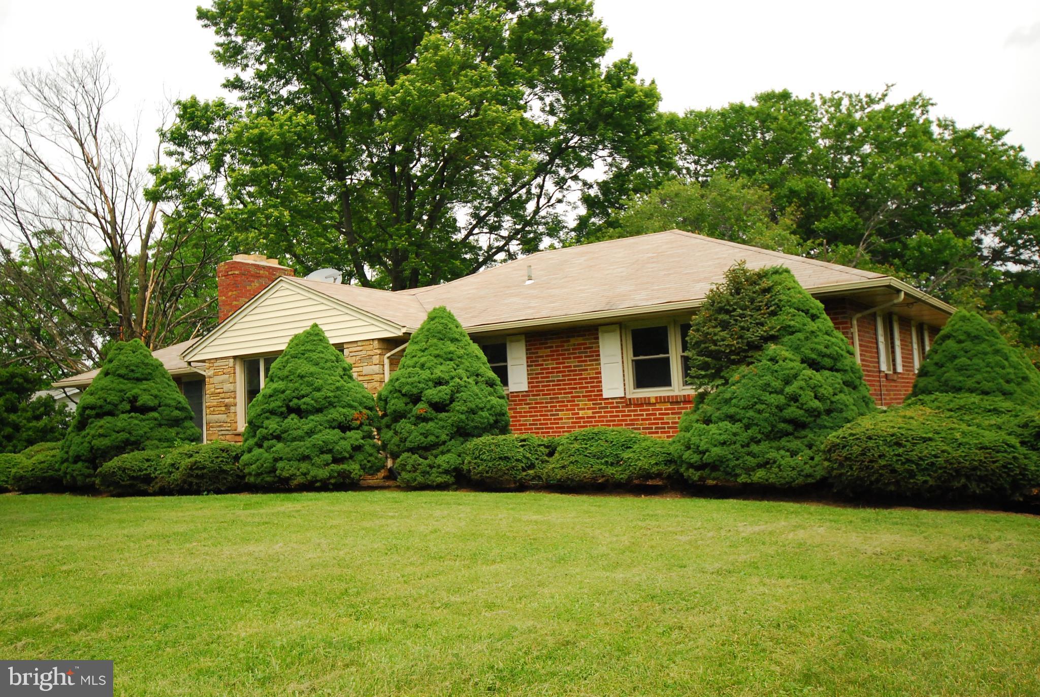 27315 Ridge Road Damascus, MD 20872 - Photo 5 of 28 Exterior (Front)
