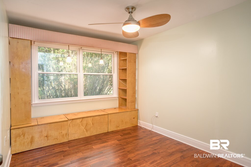 405 Thornton Place Mobile, AL 36609 - Photo 8 of 16