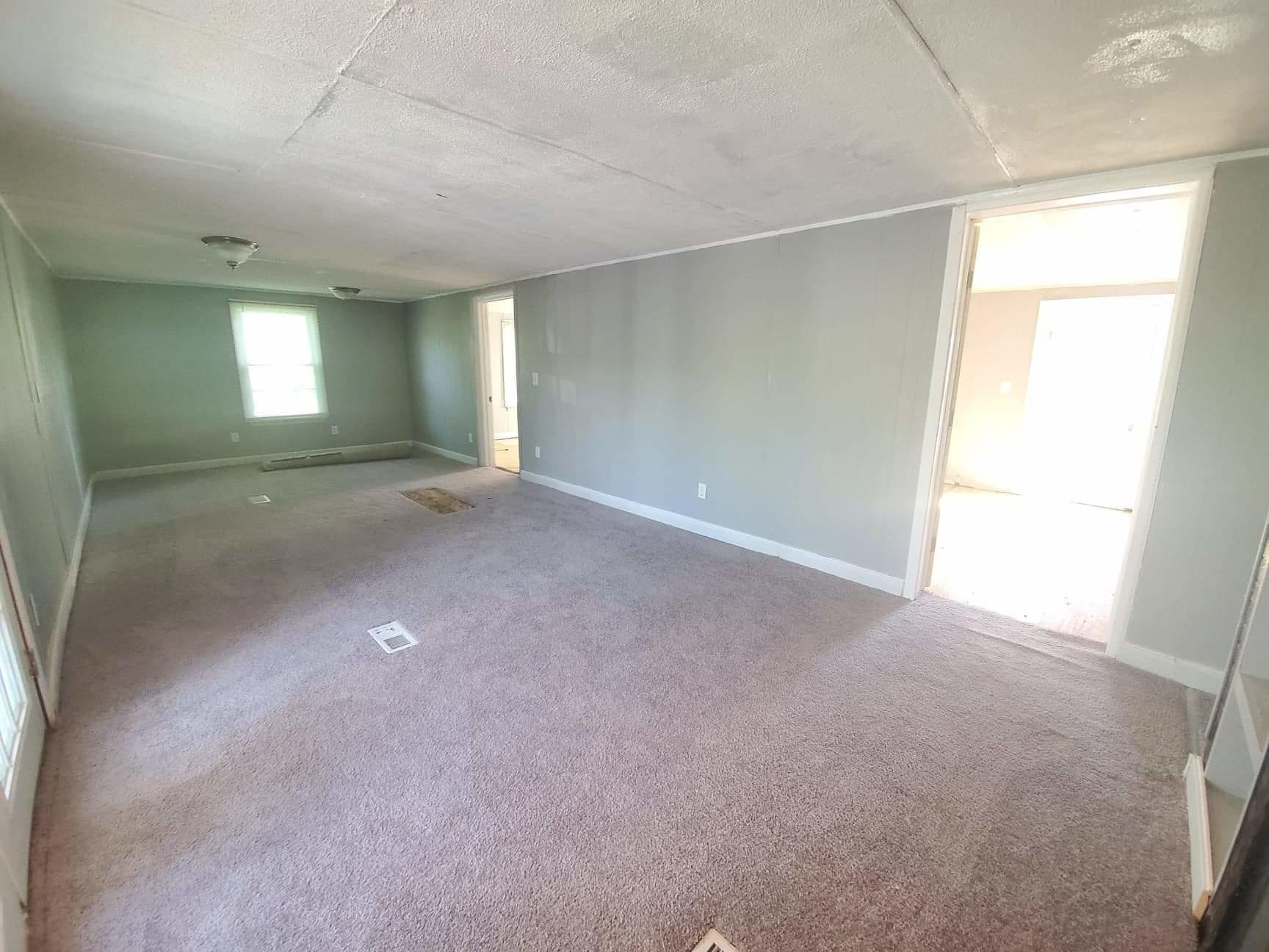 37 Horsley Road Bassett, VA 24055 - Photo 4 of 16 received_290997292521156