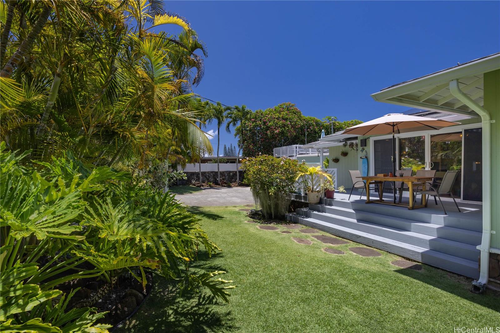 409 Wanaao Road Kailua, HI 96734 - Photo 16 of 24