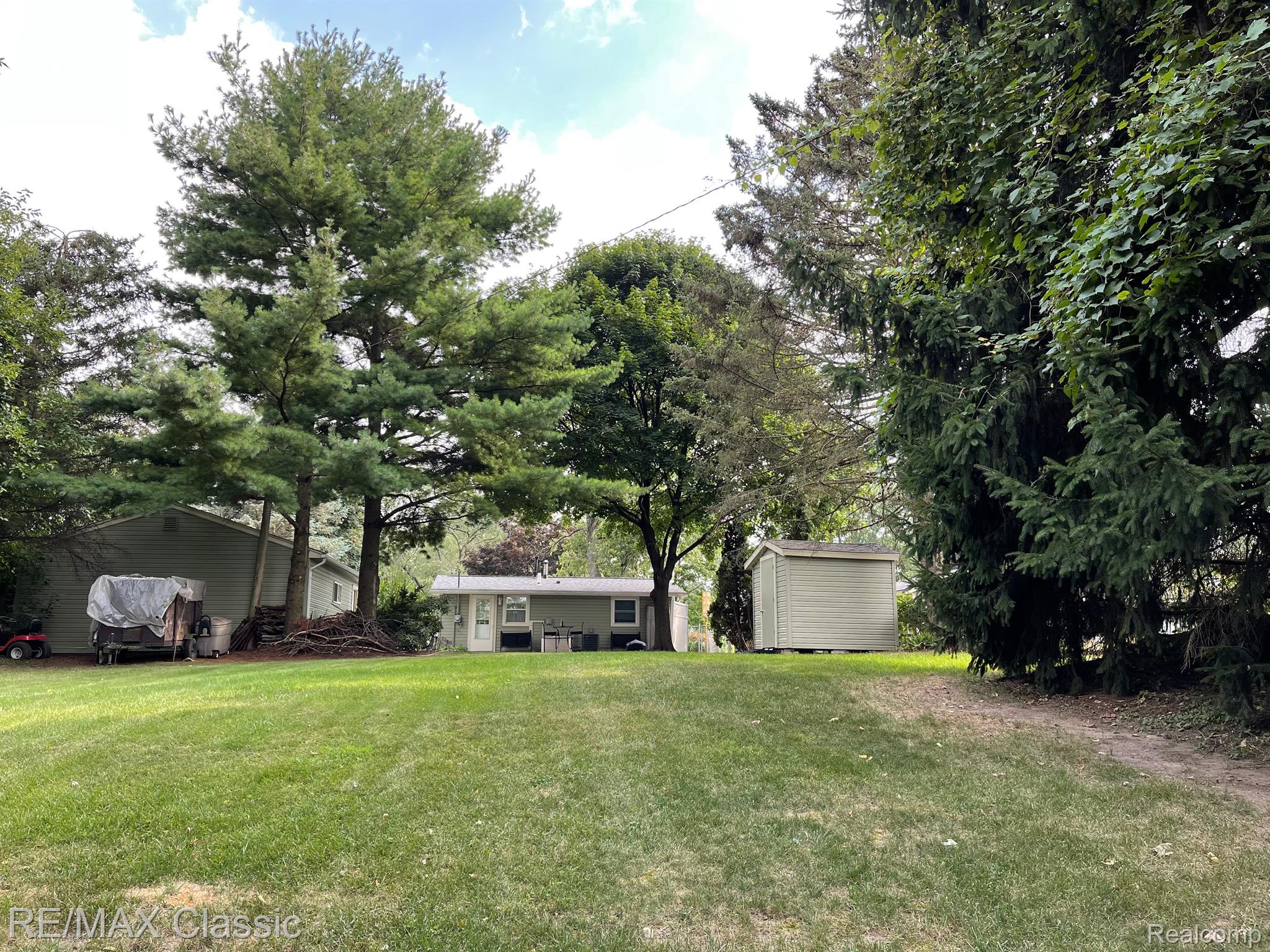 1833 Scheifle Road Walled Lake, MI 48390 - Photo 26 of 31 Gallery Image 26