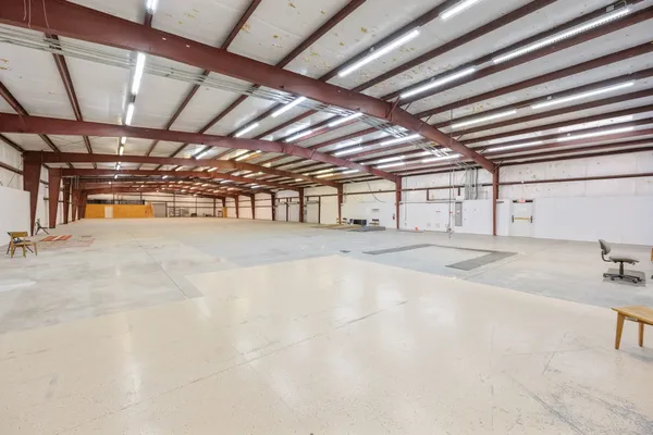 $999,000 | 19225 West Main Street, Huntingdon, TN 38344