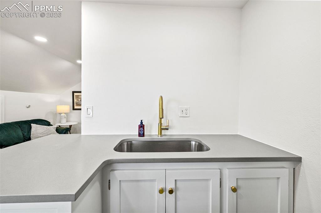 2 Cresta Road Colorado Springs, CO 80906 - Photo 29 of 35