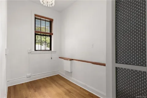 $255,000 | 26 Pondfield Road, Unit 3C, Bronxville, NY 10708