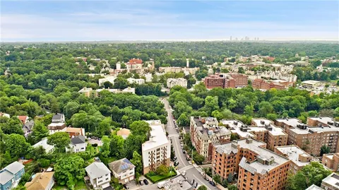 $255,000 | 26 Pondfield Road, Unit 3C, Bronxville, NY 10708