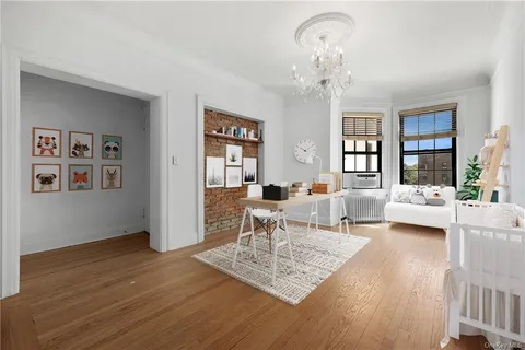 $255,000 | 26 Pondfield Road, Unit 3C, Bronxville, NY 10708