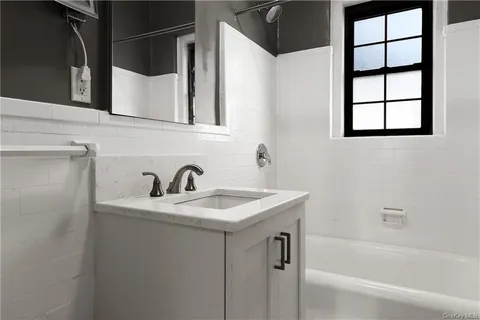 $255,000 | 26 Pondfield Road, Unit 3C, Bronxville, NY 10708