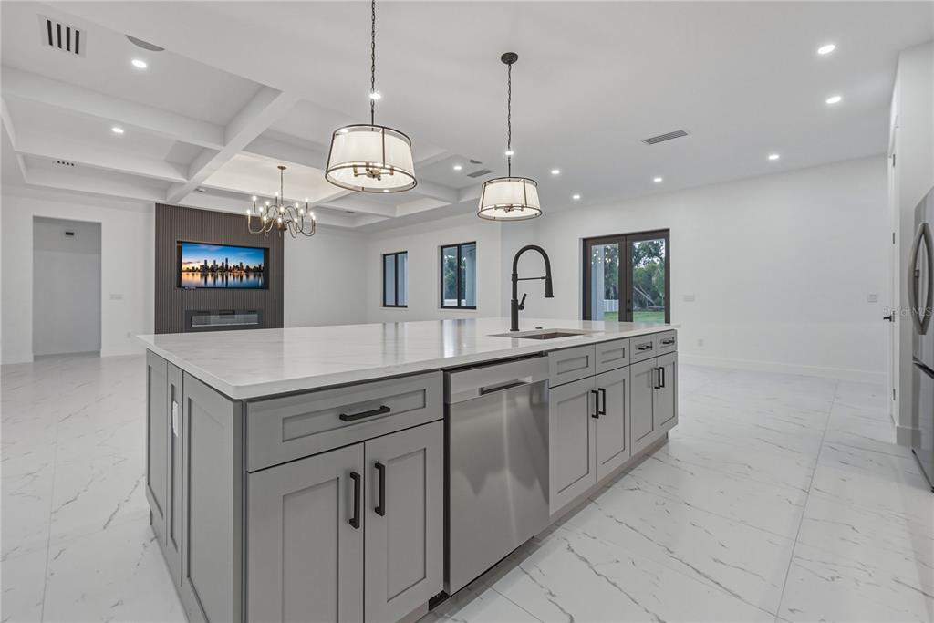14080 Sydney Road Dover, FL 33527 - Photo 18 of 100
