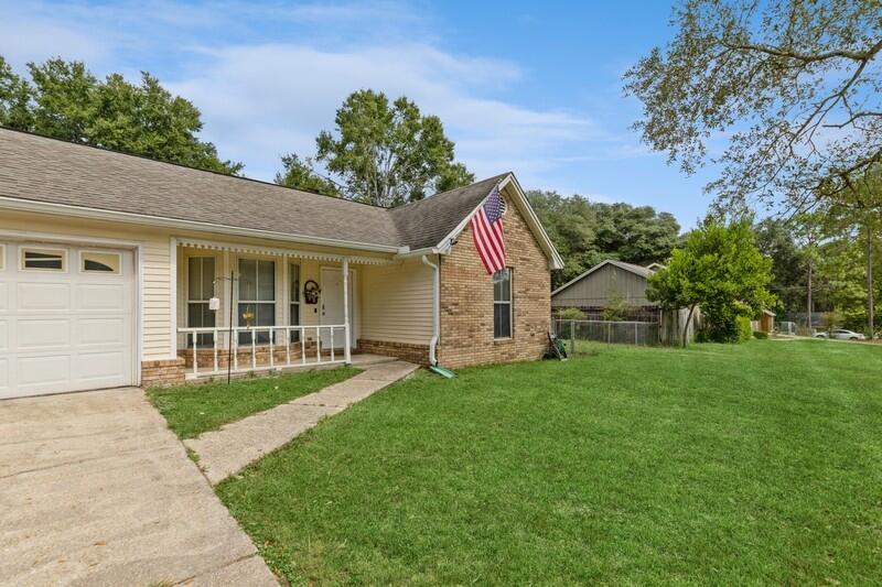 422 John King Road Crestview, FL 32539 - Photo 3 of 30 a view of a house with a yard
