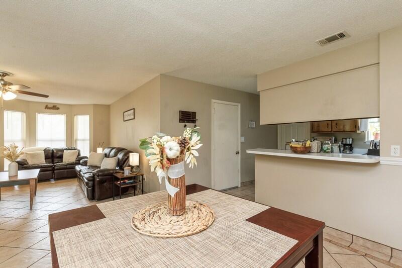 422 John King Road Crestview, FL 32539 - Photo 9 of 30 a living room with furniture and a table