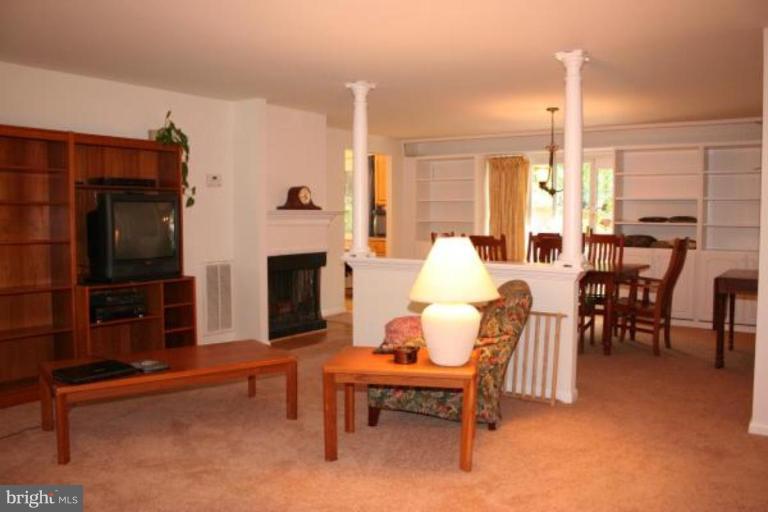 7901 Orange Plank Road Springfield, VA 22153 - Photo 14 of 18 Living Room/Dining Room