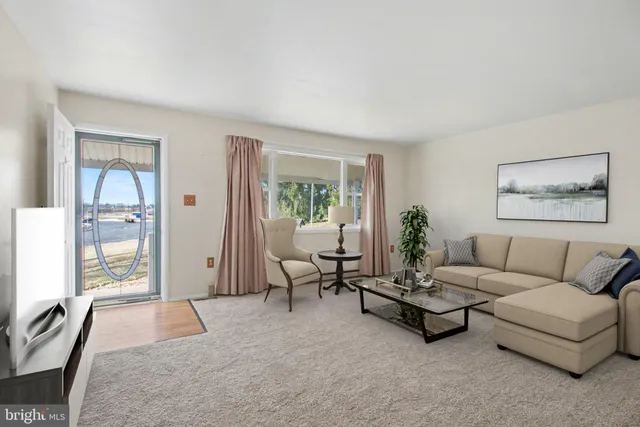 $299,900 | 60 Blacksnake Road, Duncannon, PA 17020