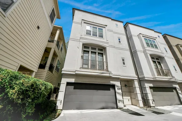 $2,900 | 1716 Stuart Street, Houston, TX 77004