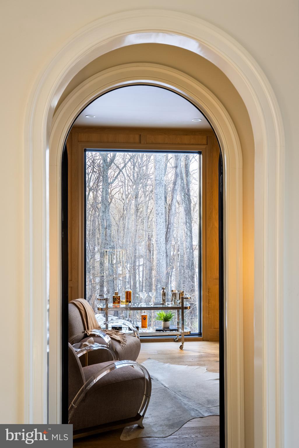 8634 Overlook Road McLean, VA 22102 - Photo 11 of 76 Main level has a richly appointed library