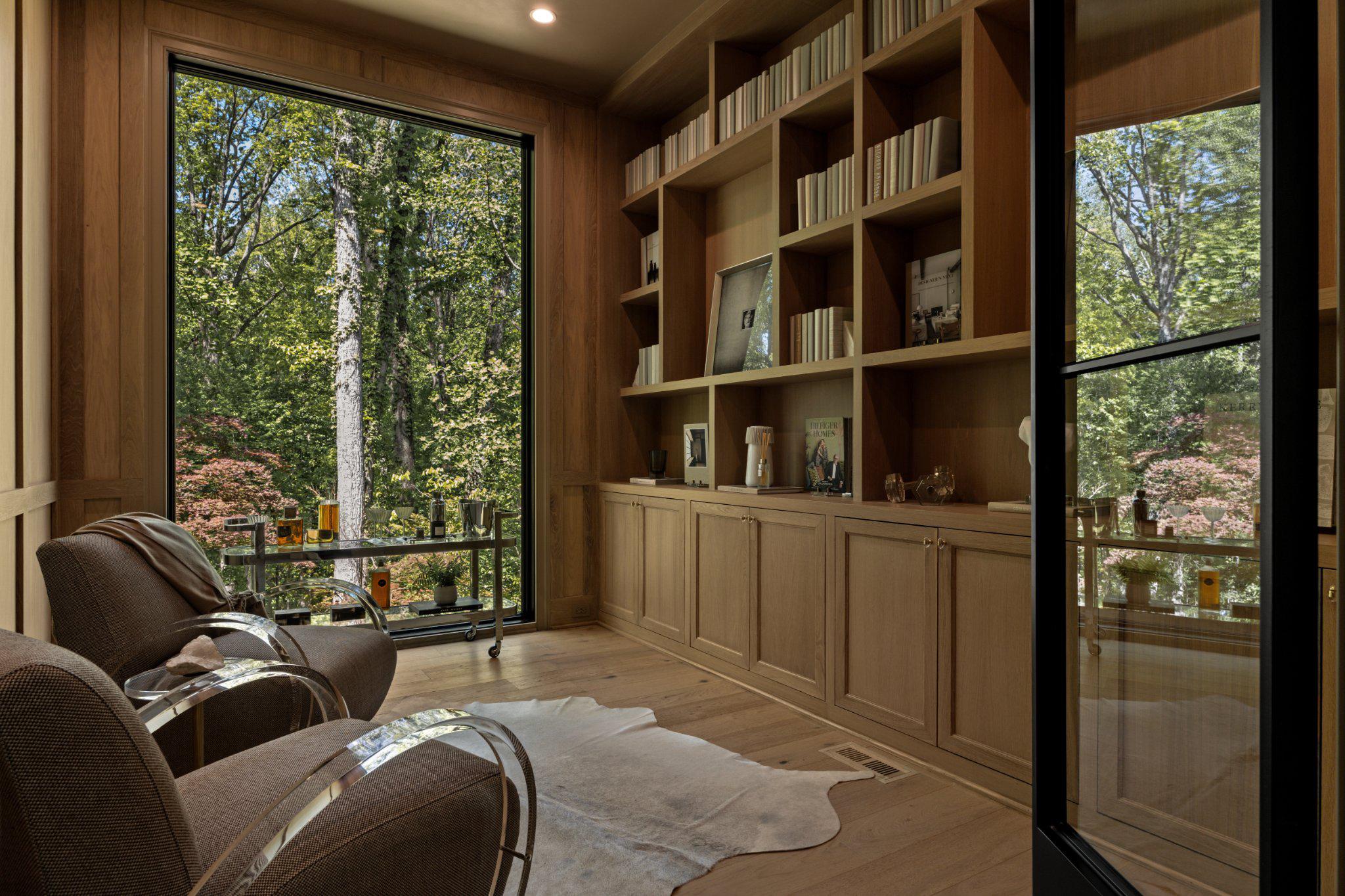 8634 Overlook Road McLean, VA 22102 - Photo 11 of 88 Main level has a richly appointed library