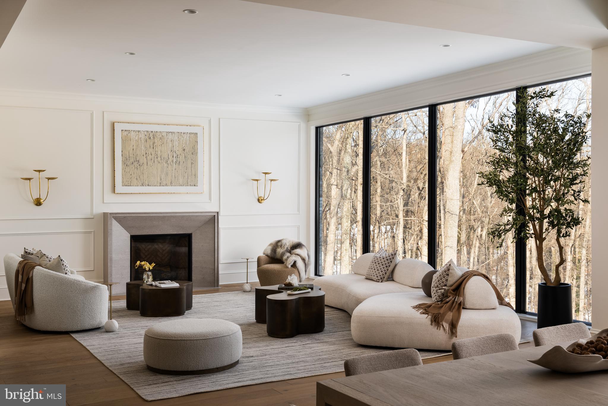 8634 Overlook Road McLean, VA 22102 - Photo 15 of 76 Expansive great room with panoramic window walls