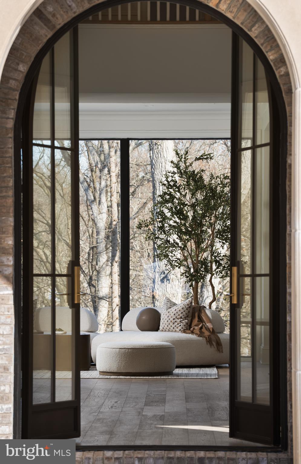 8634 Overlook Road McLean, VA 22102 - Photo 2 of 76 A stately welcome