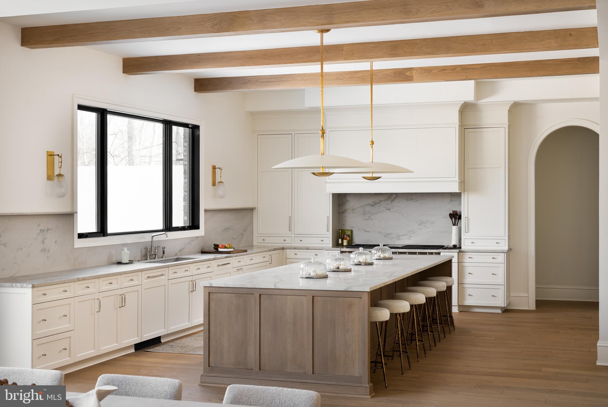 8634 Overlook Road McLean, VA 22102 - Photo 21 of 76 Statement 14-foot island in rift-cut white oak