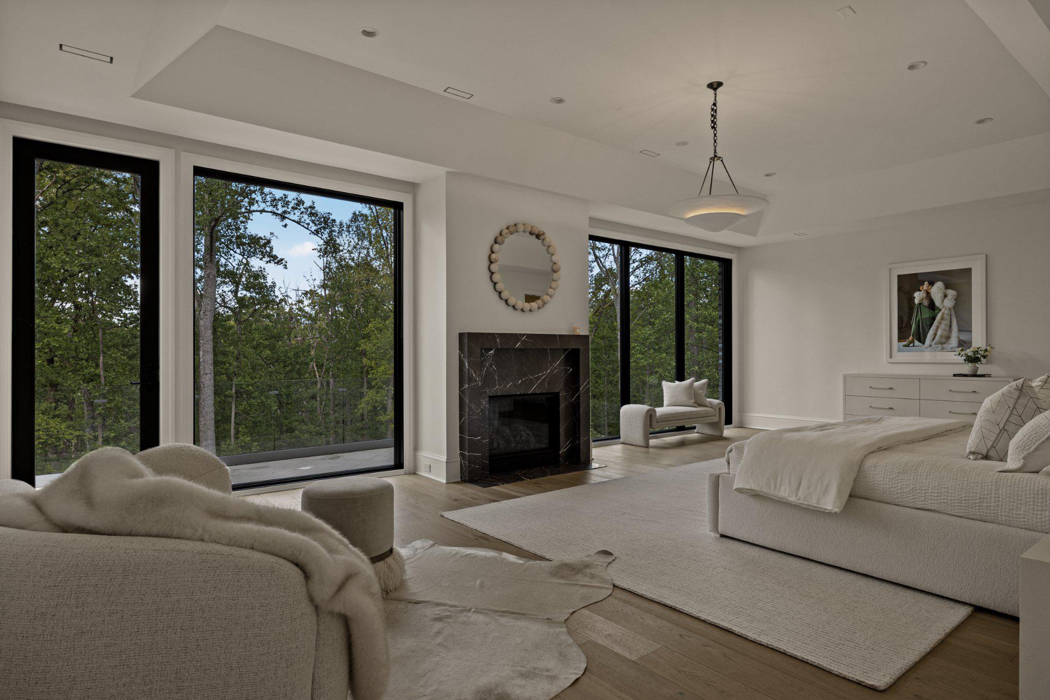 8634 Overlook Road McLean, VA 22102 - Photo 39 of 88 A dreamy primary suite complete with balcony