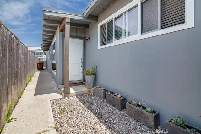 a house view with a backyard space