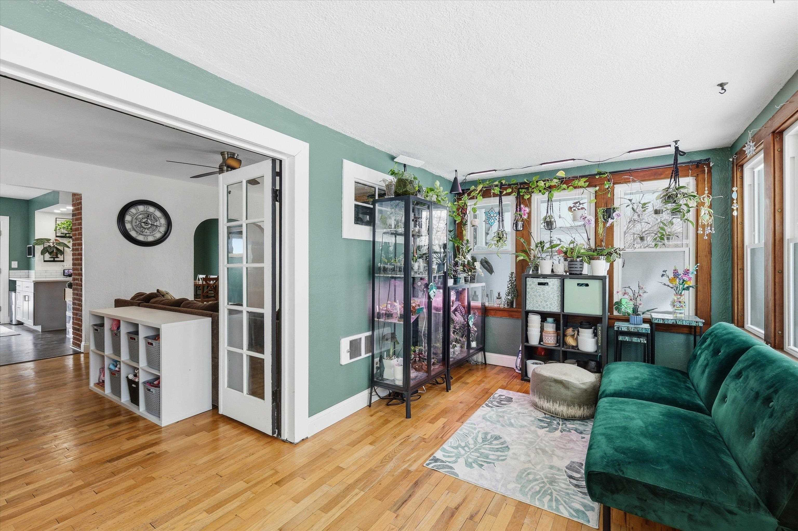 727 North Bennett Street Appleton, WI 54914 - Photo 3 of 22