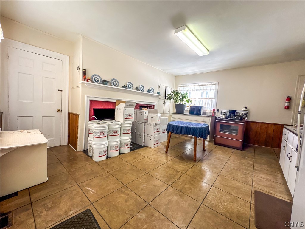 194 Genesee Street Auburn, NY 13021 - Photo 13 of 40 Apartment #1