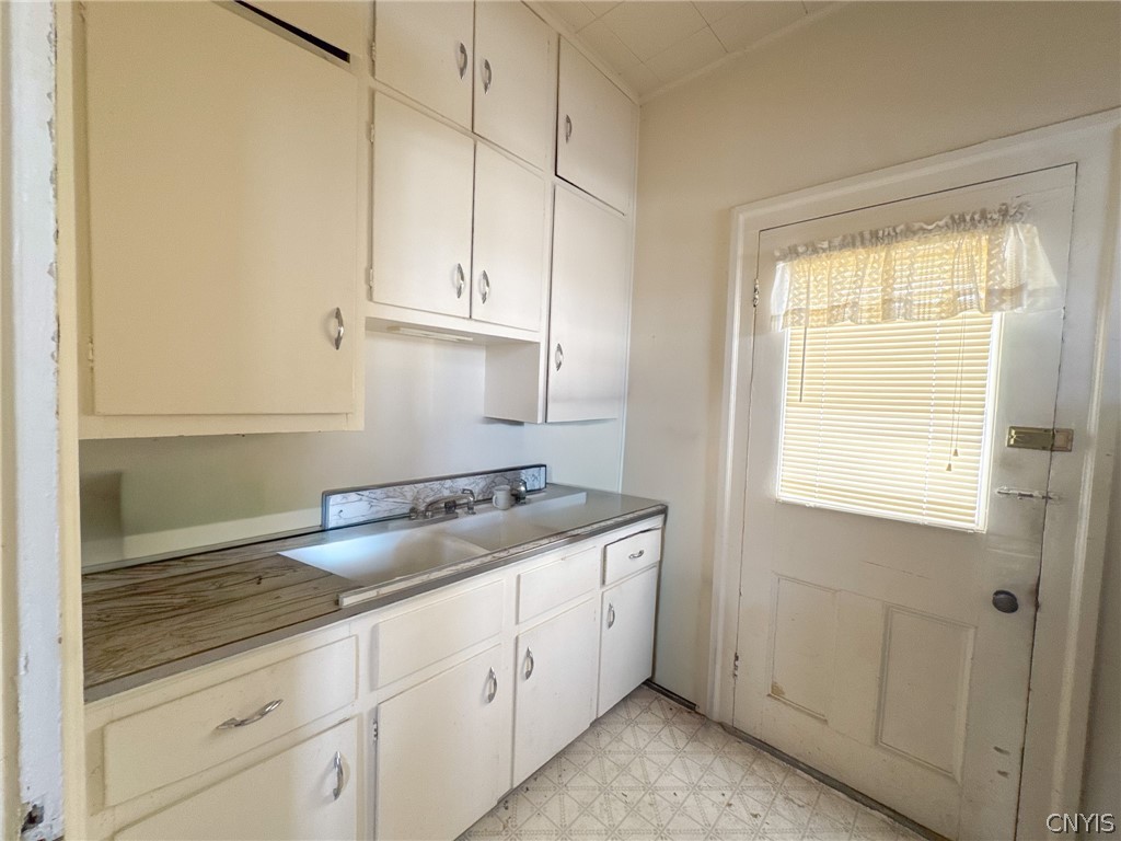 194 Genesee Street Auburn, NY 13021 - Photo 19 of 40 Apartment #2