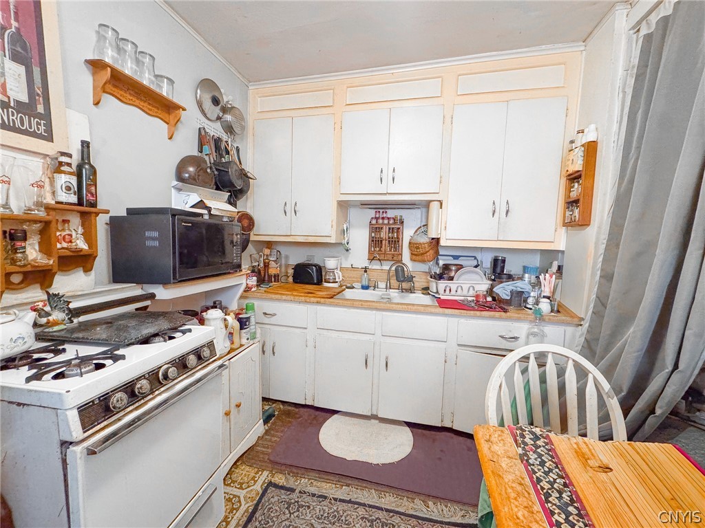 194 Genesee Street Auburn, NY 13021 - Photo 25 of 40 Apartment #3