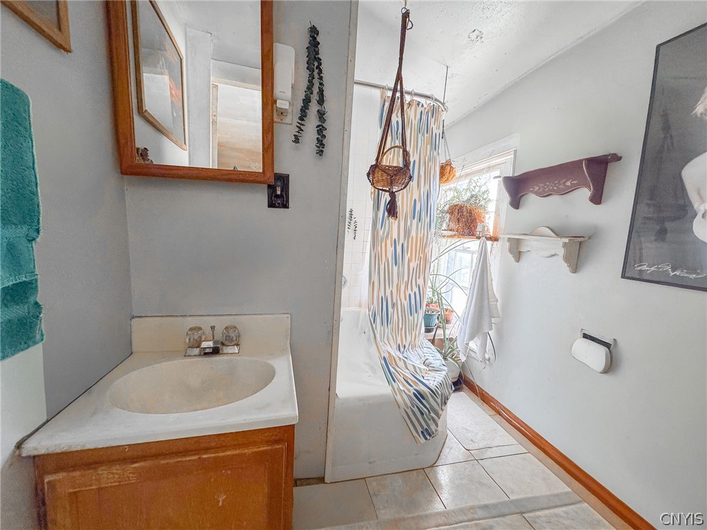 194 Genesee Street Auburn, NY 13021 - Photo 27 of 40 Apartment #3