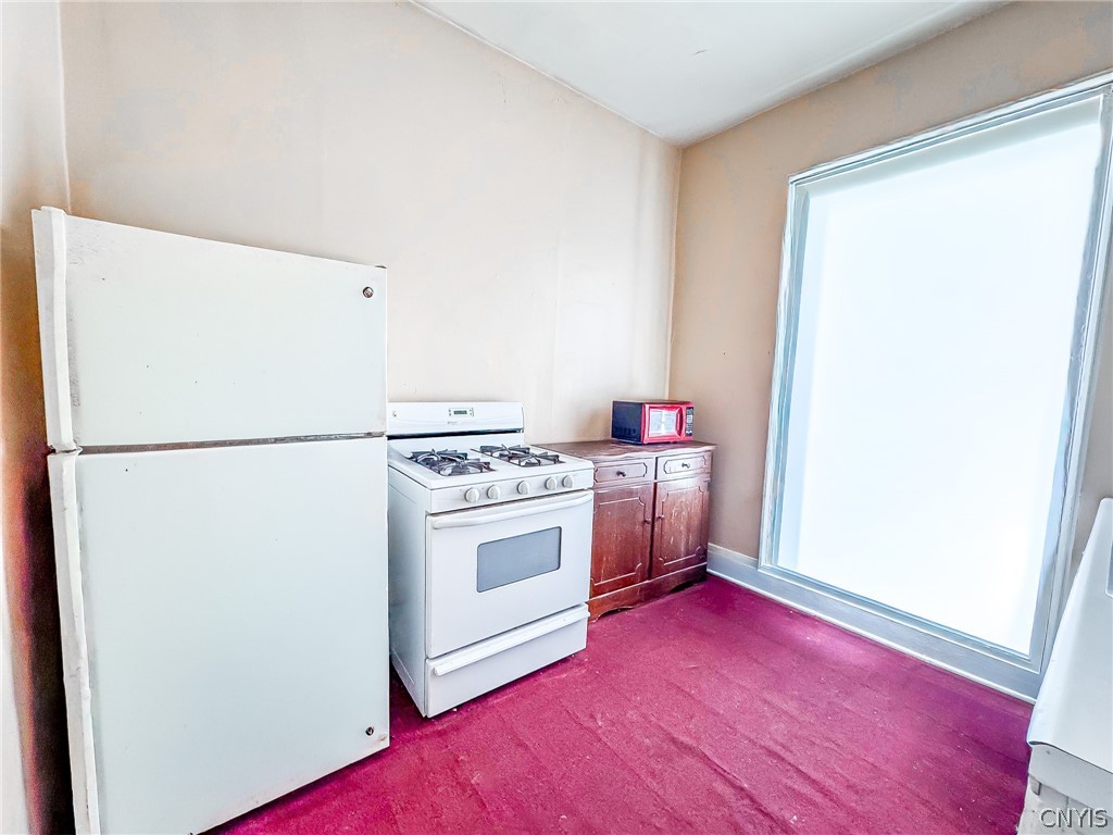 194 Genesee Street Auburn, NY 13021 - Photo 30 of 40 Apartment #4