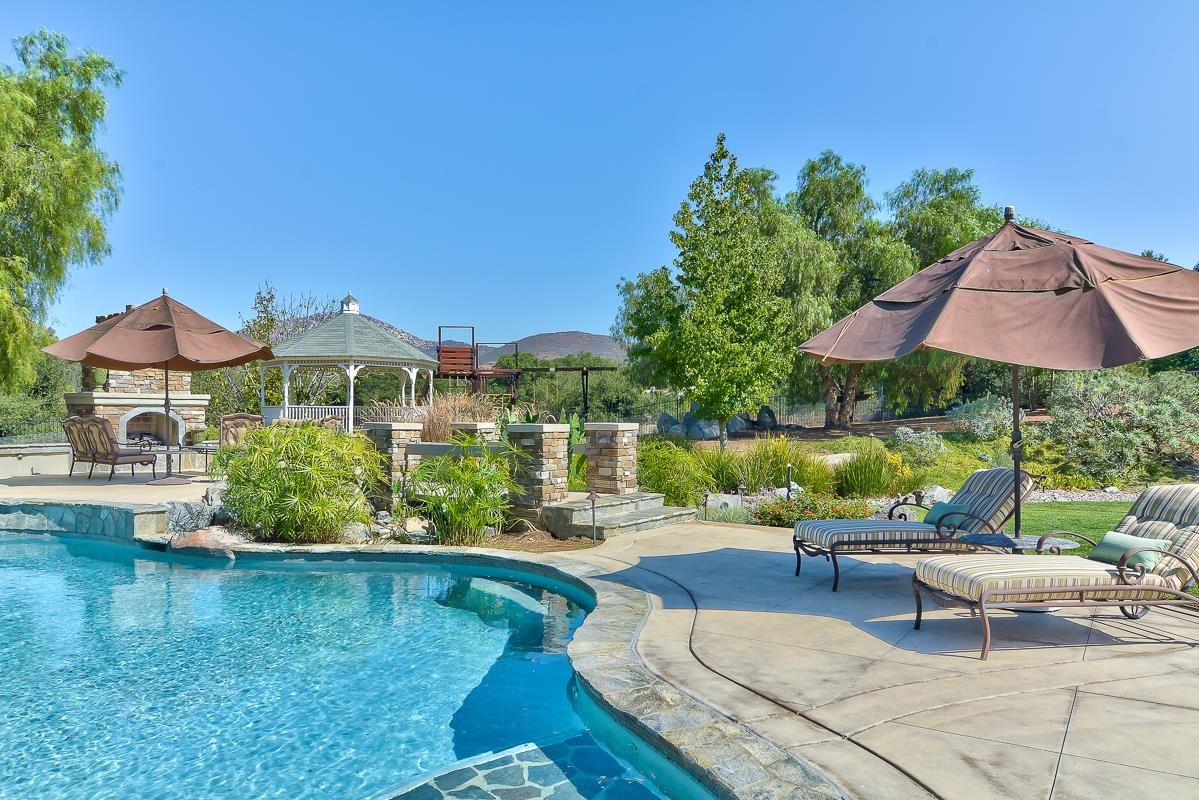 14009 Lake Poway Road Poway, CA 92064 - Photo 17 of 25 Gallery Image 17