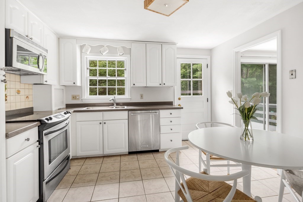 31 Hancock Road Hingham, MA 02043 - Photo 12 of 26 Gallery Image 12