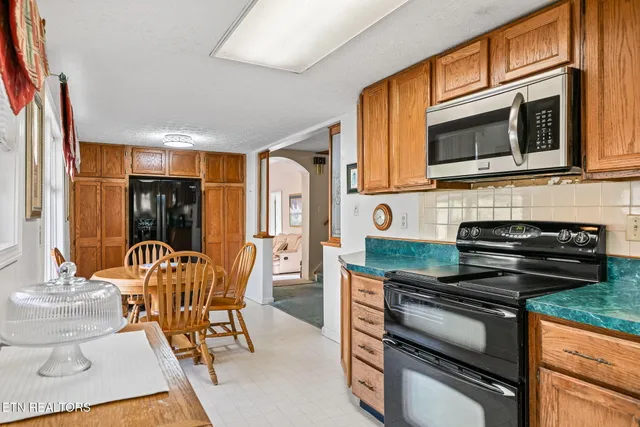 $589,900 | 5334 Morgan County Highway, Lancing, TN 37770