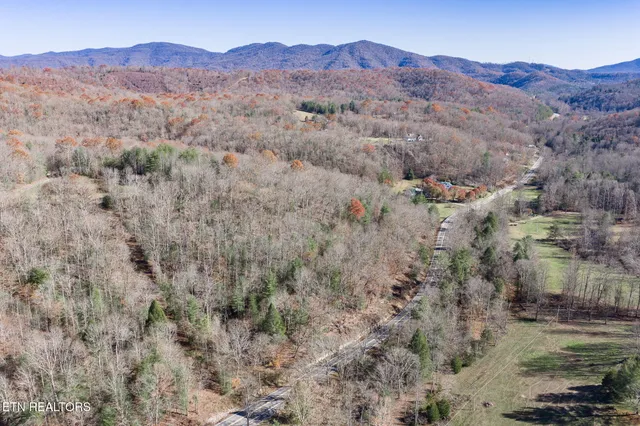 $589,900 | 5334 Morgan County Highway, Lancing, TN 37770
