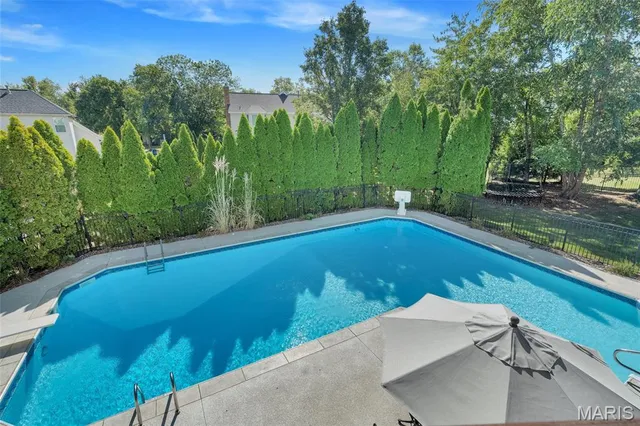 $825,000 | 17104 Hillcrest Field Court, Chesterfield, MO 63005