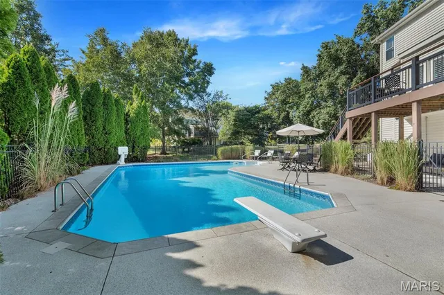 $825,000 | 17104 Hillcrest Field Court, Chesterfield, MO 63005