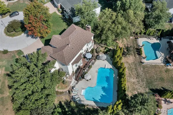 $920,000 | 17104 Hillcrest Field Court, Chesterfield, MO 63005