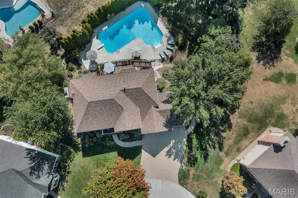 $920,000 | 17104 Hillcrest Field Court, Chesterfield, MO 63005