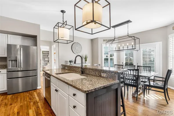 $920,000 | 17104 Hillcrest Field Court, Chesterfield, MO 63005