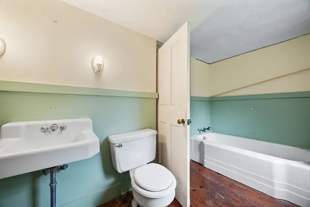 $585,000 | 687 Main Street, Wareham, MA 02571